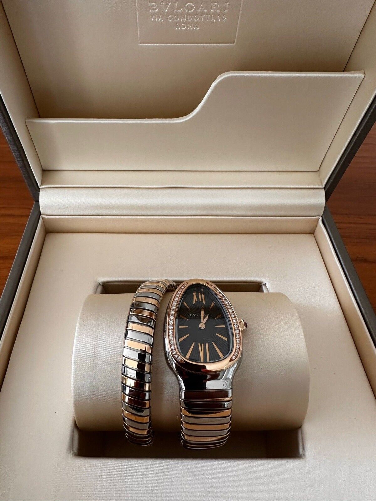 BVLGR SERPENTI BLACK DIAL